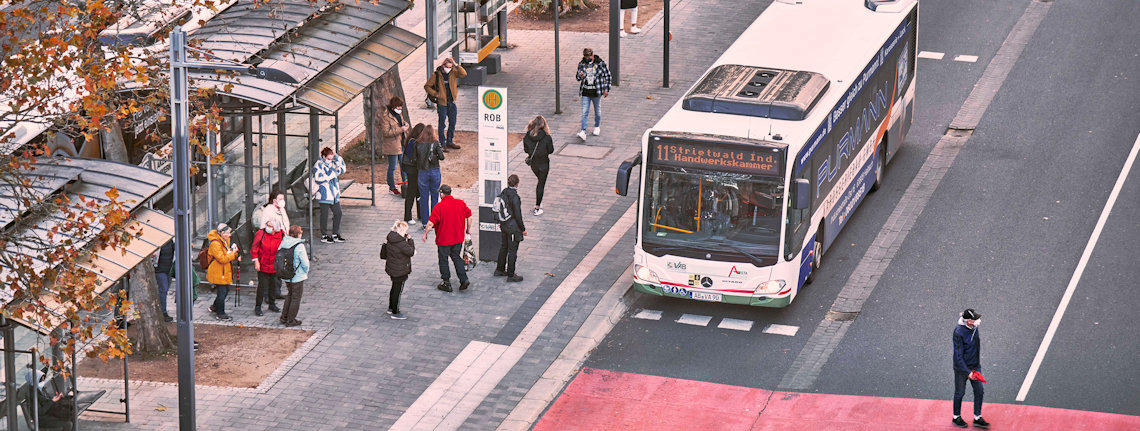 Bus hält am ROB in Aschaffenburg. Quelle: Thomas Göttemann